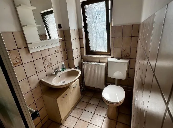 Gemuetliches Mit Grosser Terrasse Naehe Messe, Flughafen & Psd Dome