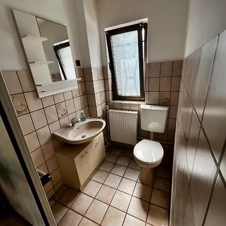 Gemuetliches Mit Grosser Terrasse Naehe Messe, Flughafen & Psd Dome