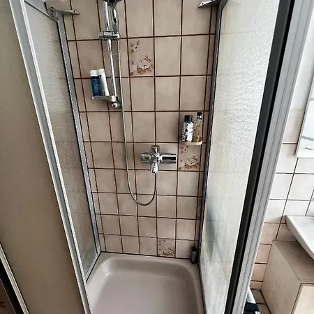アパート Praktisches Im Grossen Haus Mit Garten