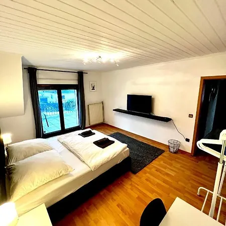 Praktisches Im Grossen Haus Mit Garten デュッセルドルフ