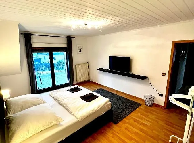 Gemuetliches Mit Grosser Terrasse Naehe Messe, Flughafen & Psd Dome Düsseldorf